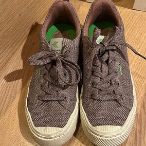 Cariuma Women's Stone Blush IBI Low Knit